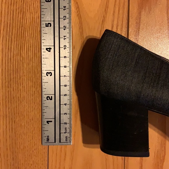 SALVATORE FERRAGAMO grey pumps - Picture 5 of 7